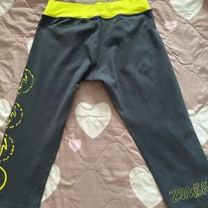 Zumba Wear Small Leggings Gray Yellow Women’s 🧡